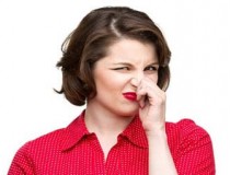 Khí hư ra nhiều có mùi hôi là bệnh gì?
